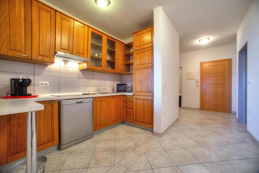 Apartments Peran Sibenik Bilik gambar