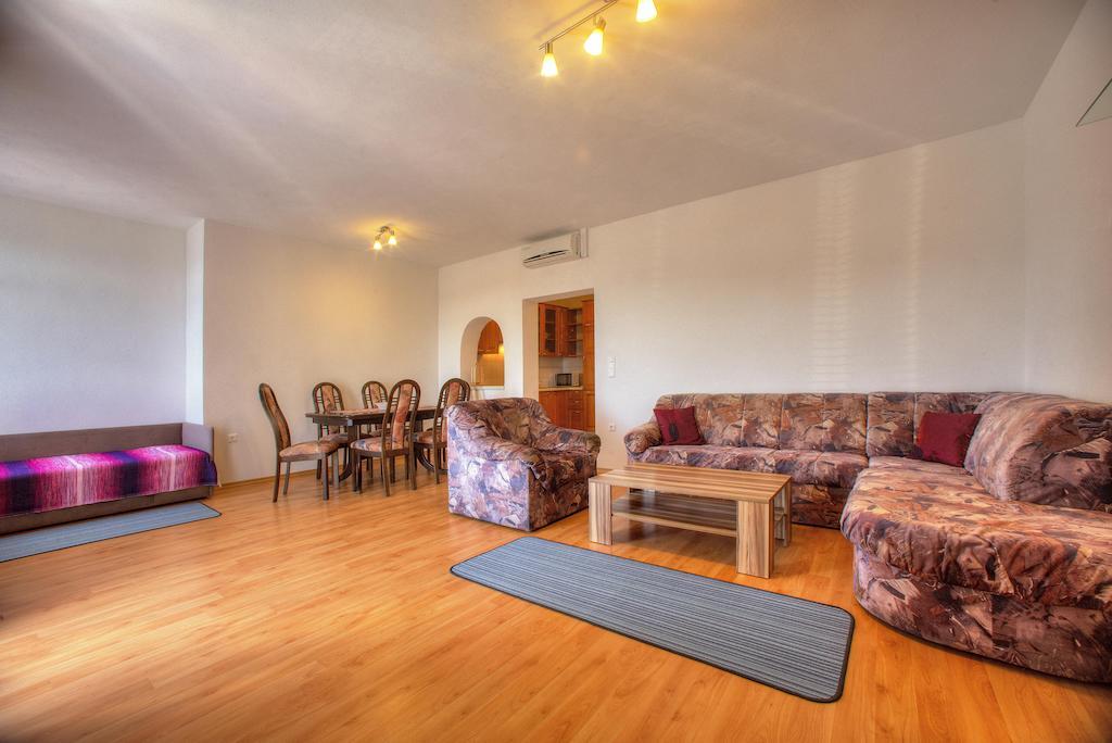 Apartments Peran Sibenik Bilik gambar