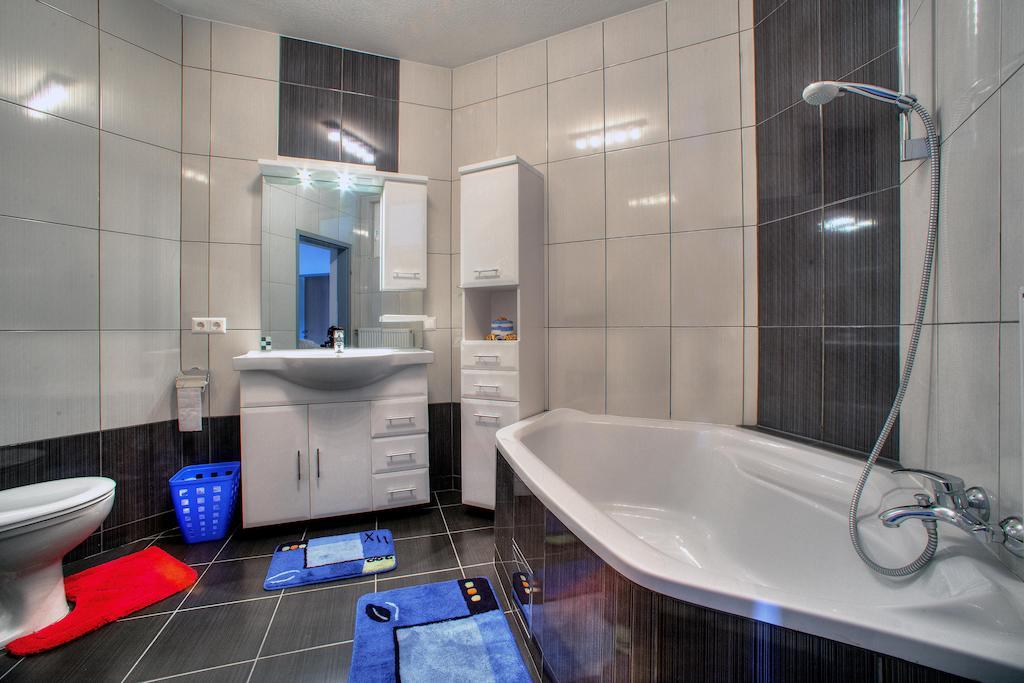 Apartments Peran Sibenik Bilik gambar