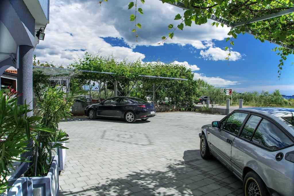 Apartments Peran Sibenik Bilik gambar
