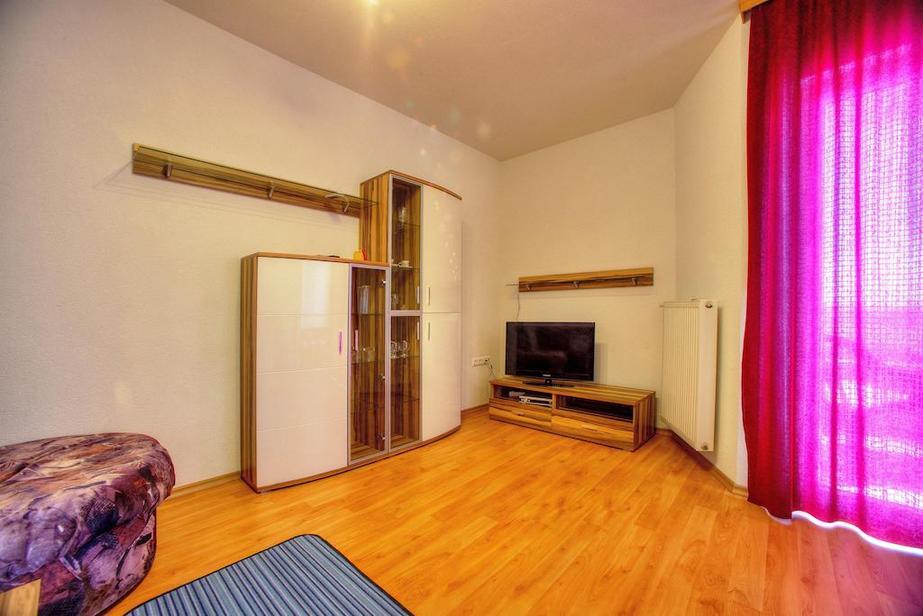 Apartments Peran Sibenik Bilik gambar