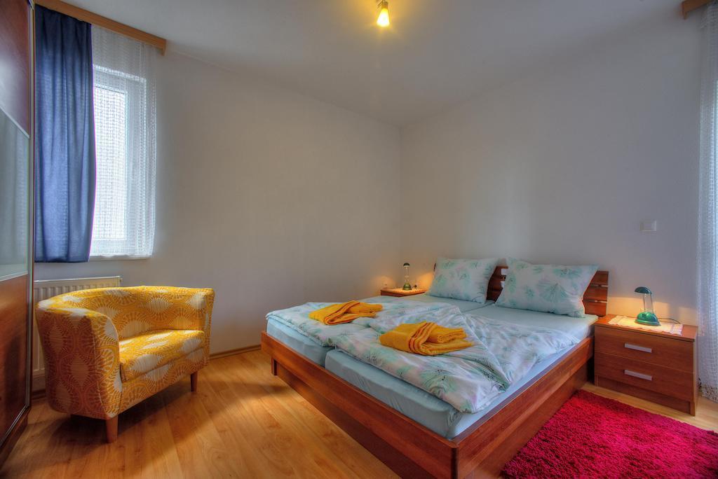Apartments Peran Sibenik Bilik gambar