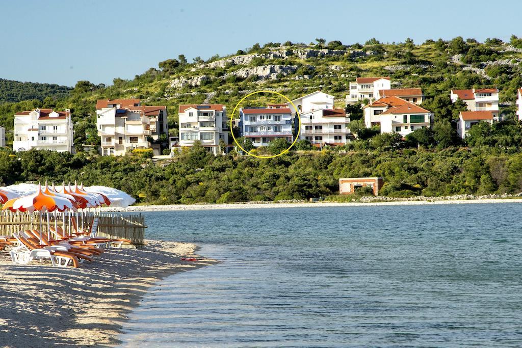 Apartments Peran Sibenik Bilik gambar