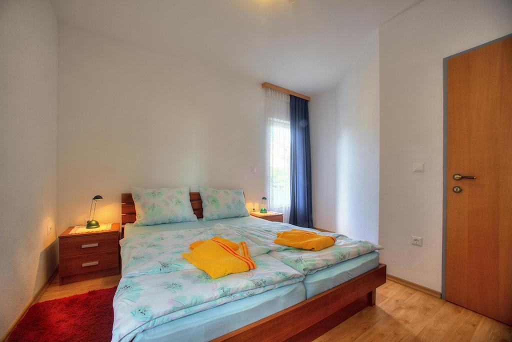 Apartments Peran Sibenik Bilik gambar