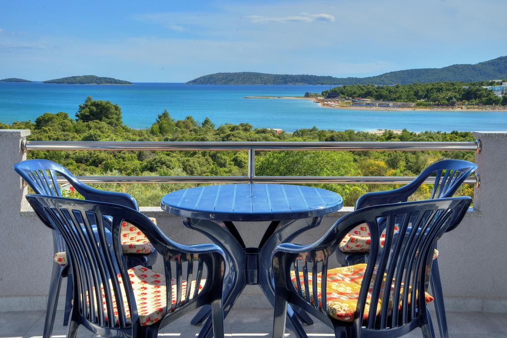 Apartments Peran Sibenik Bilik gambar