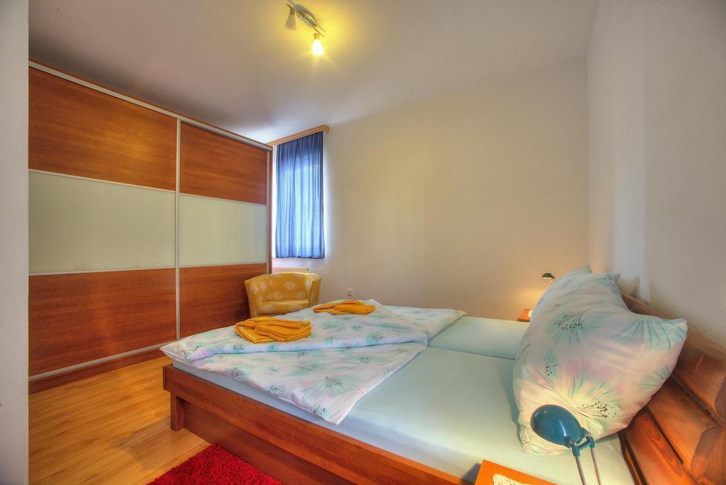 Apartments Peran Sibenik Bilik gambar